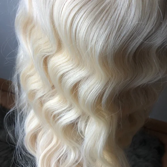 - 💫 ESA 28” BLONDE BODY WAVY LACE FRONT WIG *NEW*